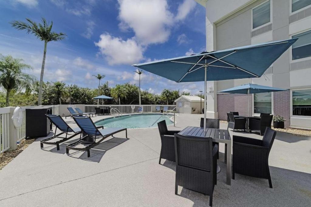 Holiday Inn Express Hotel & Suites Port Charlotte Kültér fotó