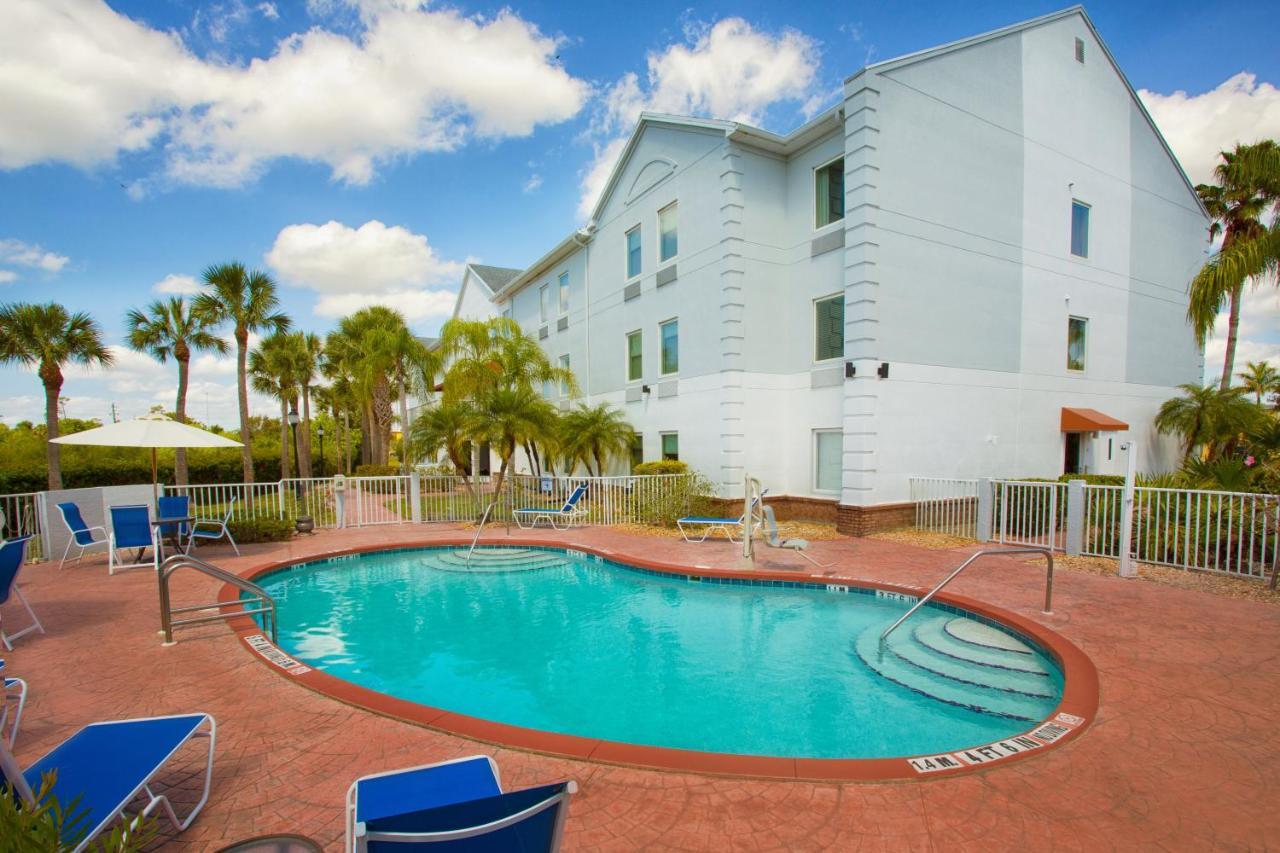 Holiday Inn Express Hotel & Suites Port Charlotte Kültér fotó