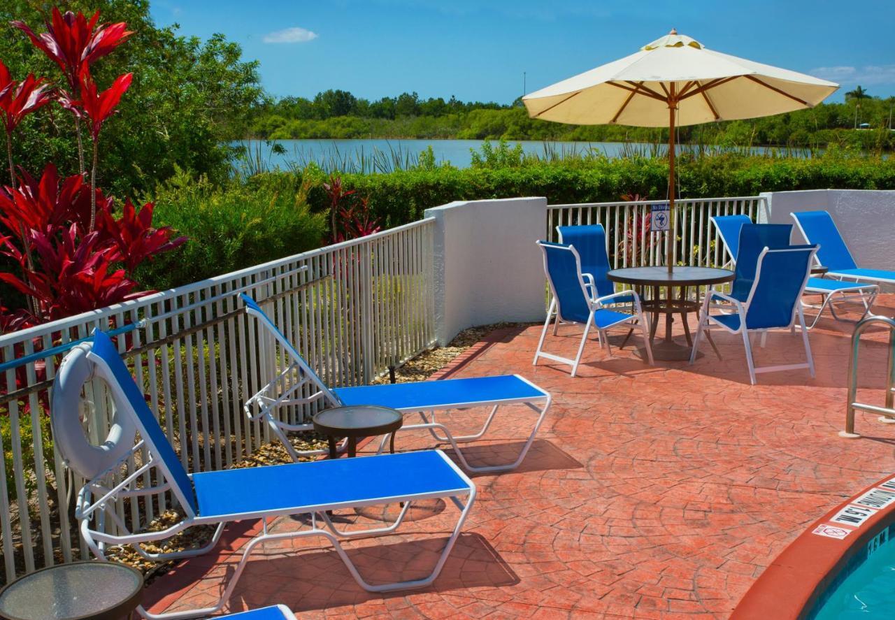 Holiday Inn Express Hotel & Suites Port Charlotte Kültér fotó